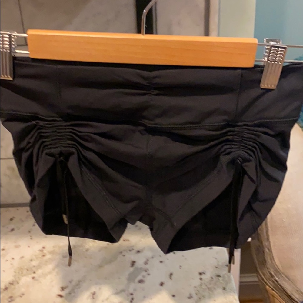 Hot yoga shorty shorts